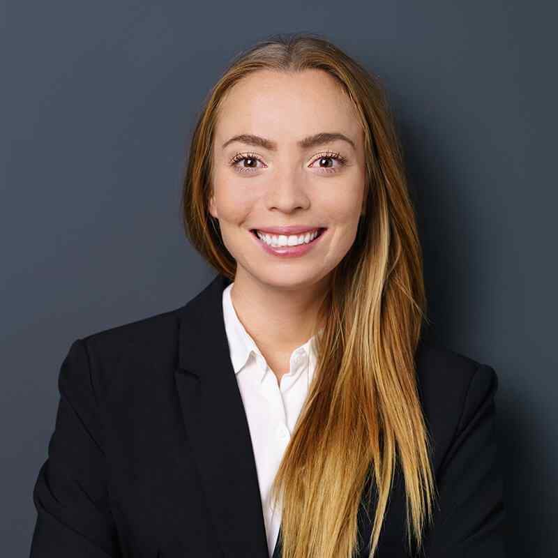 https://www.deallegal.it/wp-content/uploads/2019/10/image_team_06.jpg