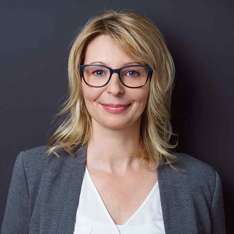 https://www.deallegal.it/wp-content/uploads/2019/10/image_team_08.jpg